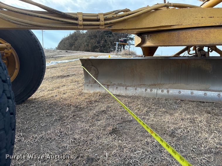 image for item FG2707 2000 Caterpillar 140H motor grader