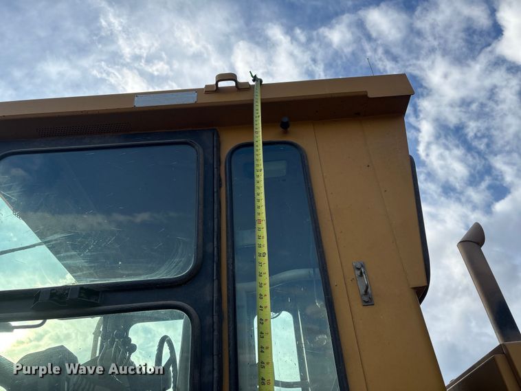 image for item FG2707 2000 Caterpillar 140H motor grader