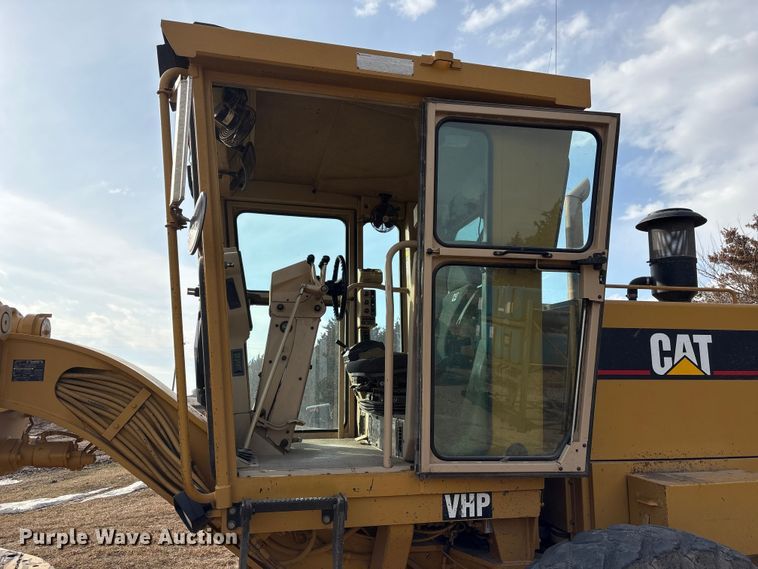 image for item FG2707 2000 Caterpillar 140H motor grader