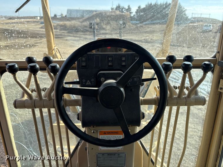 image for item FG2707 2000 Caterpillar 140H motor grader