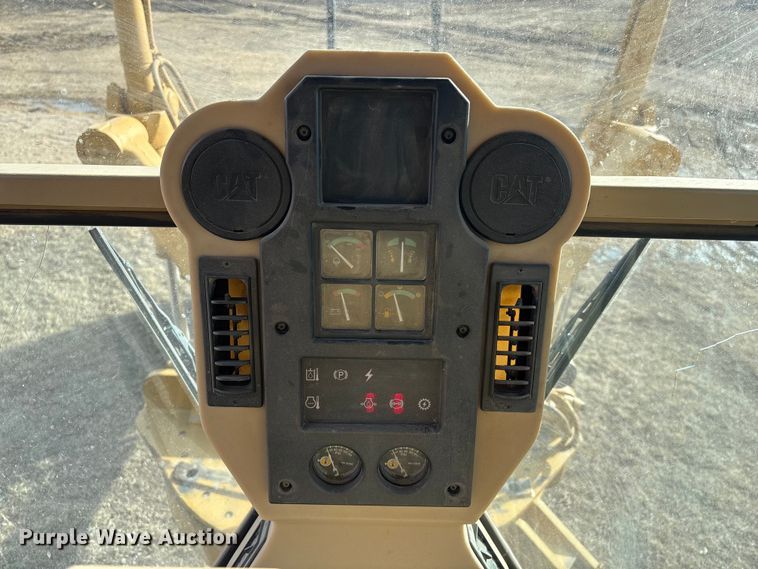 image for item FG2707 2000 Caterpillar 140H motor grader