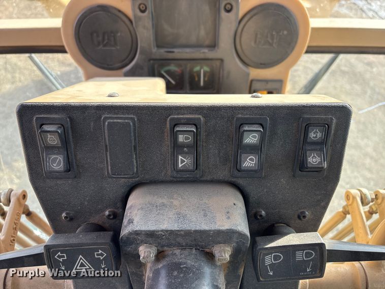 image for item FG2707 2000 Caterpillar 140H motor grader