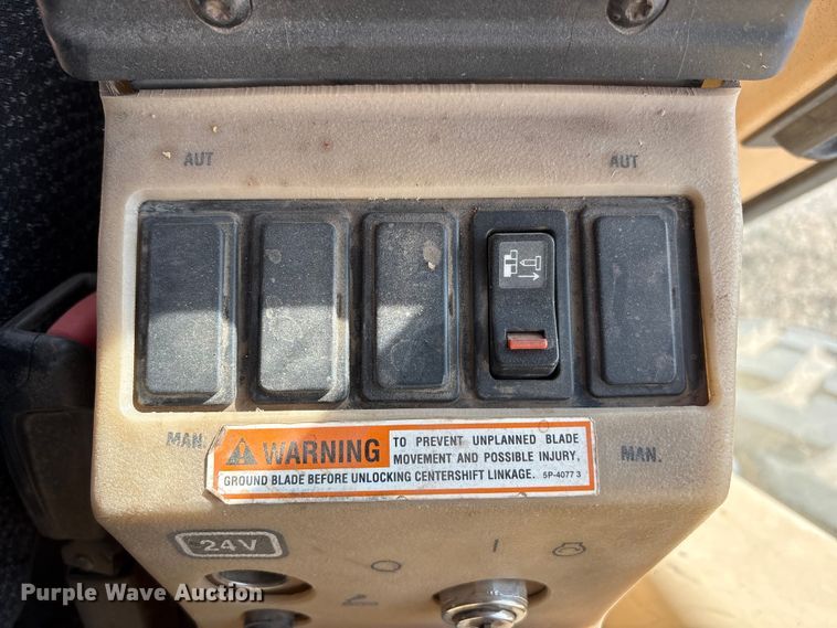 image for item FG2707 2000 Caterpillar 140H motor grader