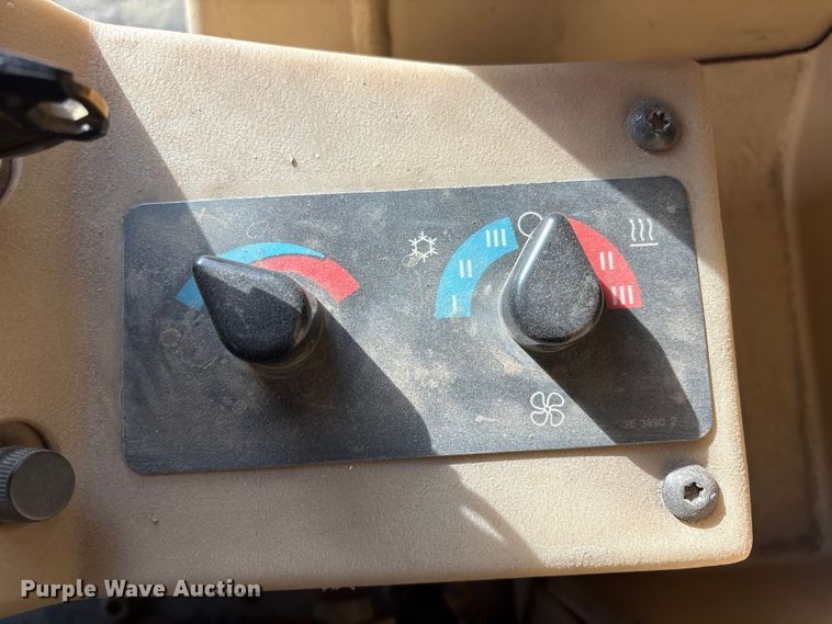 image for item FG2707 2000 Caterpillar 140H motor grader