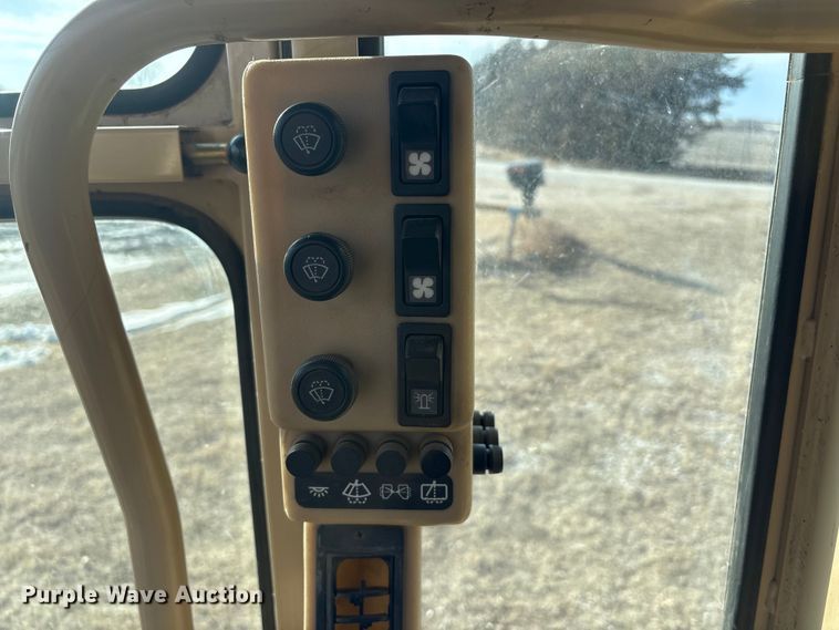 image for item FG2707 2000 Caterpillar 140H motor grader