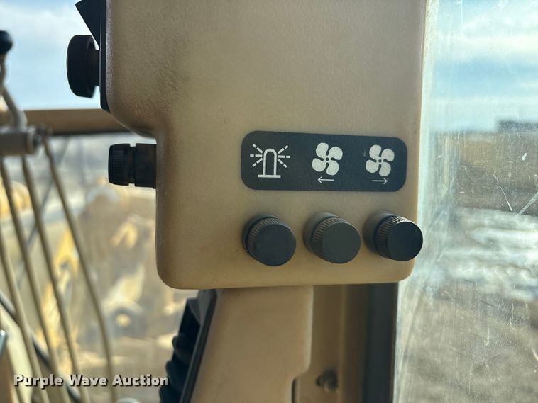 image for item FG2707 2000 Caterpillar 140H motor grader