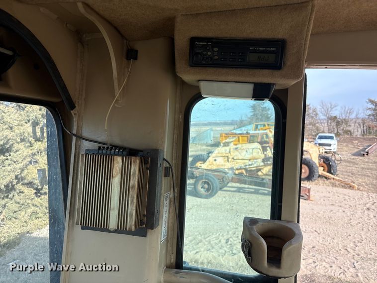 image for item FG2707 2000 Caterpillar 140H motor grader