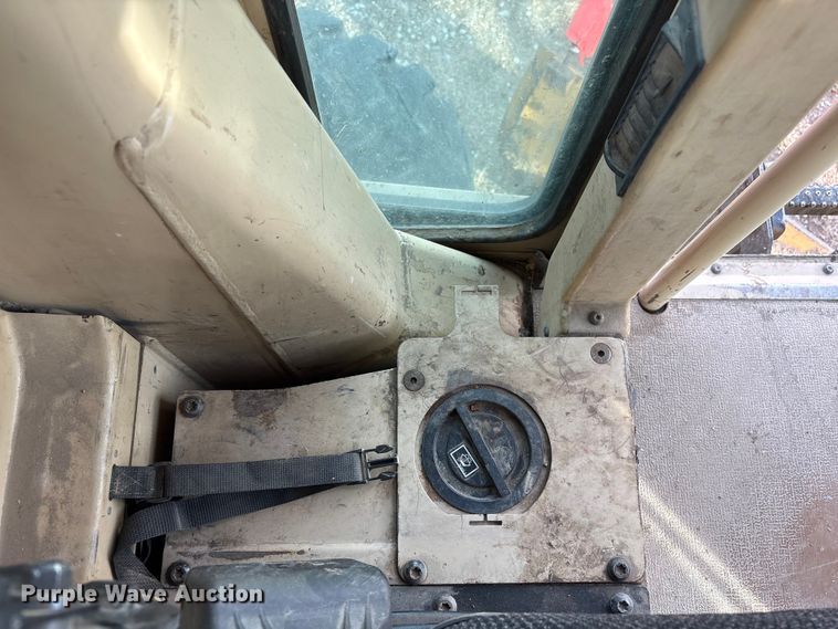 image for item FG2707 2000 Caterpillar 140H motor grader