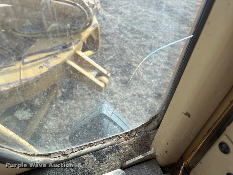 image for item FG2707 2000 Caterpillar 140H motor grader