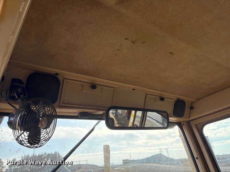 image for item FG2707 2000 Caterpillar 140H motor grader