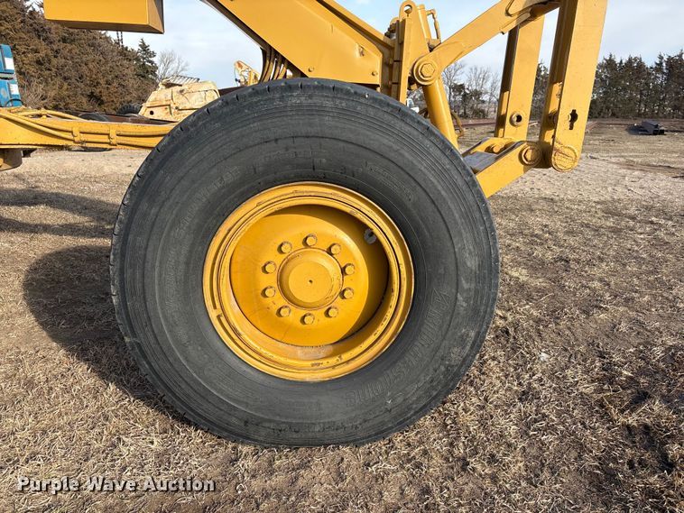 image for item FG2707 2000 Caterpillar 140H motor grader