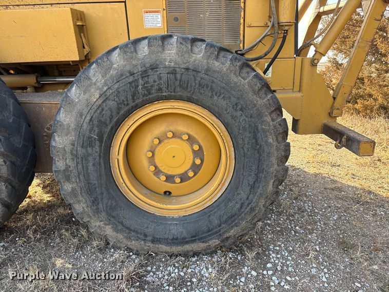 image for item FG2707 2000 Caterpillar 140H motor grader