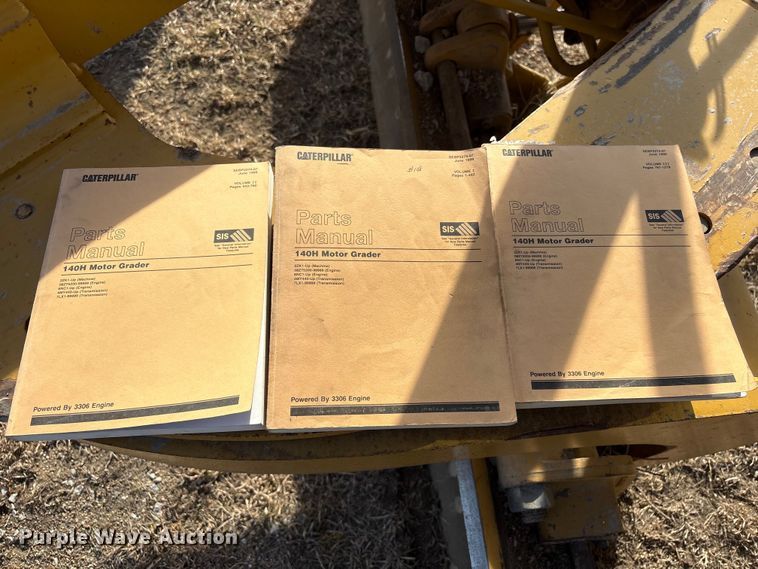 image for item FG2707 2000 Caterpillar 140H motor grader