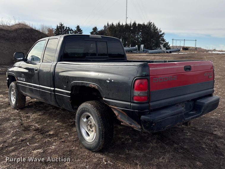 image for item FG2709 1999 Dodge Ram Ext. Cab pickup truck