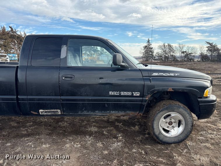 image for item FG2709 1999 Dodge Ram Ext. Cab pickup truck