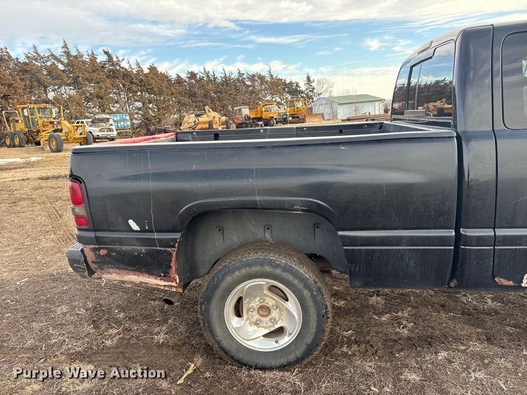 image for item FG2709 1999 Dodge Ram Ext. Cab pickup truck