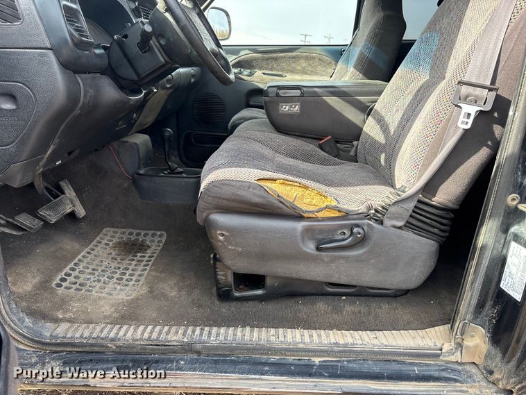 image for item FG2709 1999 Dodge Ram Ext. Cab pickup truck