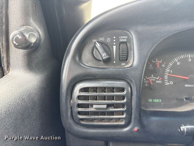 image for item FG2709 1999 Dodge Ram Ext. Cab pickup truck