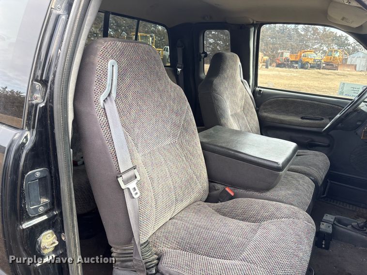 image for item FG2709 1999 Dodge Ram Ext. Cab pickup truck