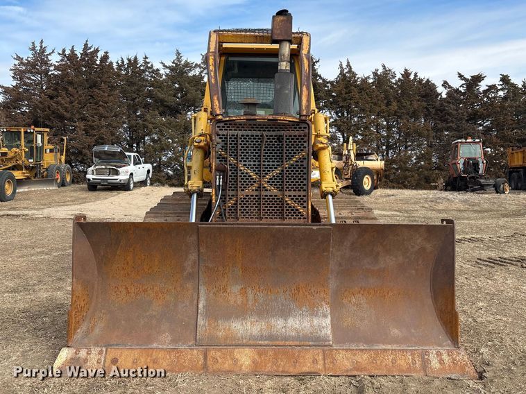 image for item FG2710 1991 John Deere 850B dozer