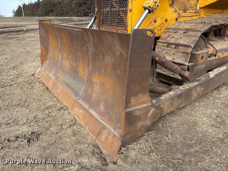 image for item FG2710 1991 John Deere 850B dozer
