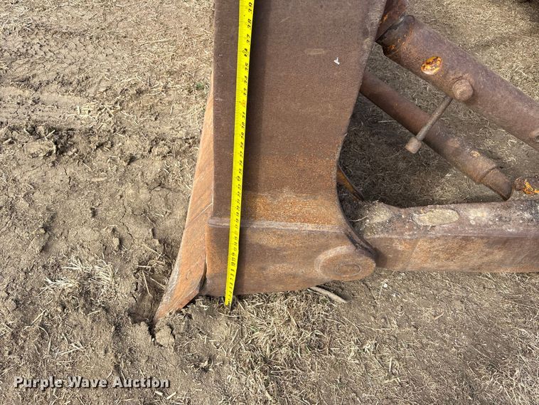 image for item FG2710 1991 John Deere 850B dozer