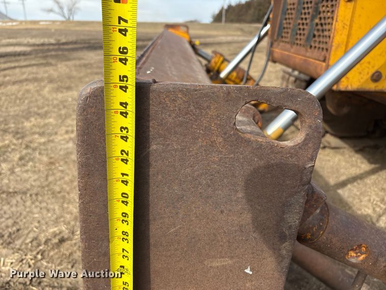 image for item FG2710 1991 John Deere 850B dozer