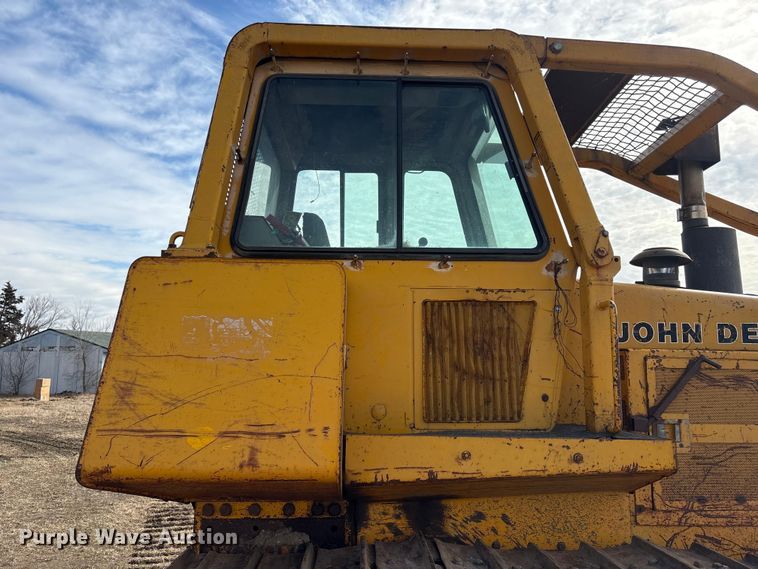 image for item FG2710 1991 John Deere 850B dozer