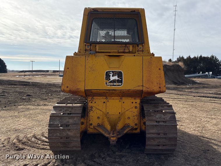 image for item FG2710 1991 John Deere 850B dozer