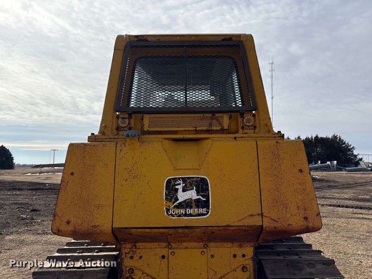 image for item FG2710 1991 John Deere 850B dozer