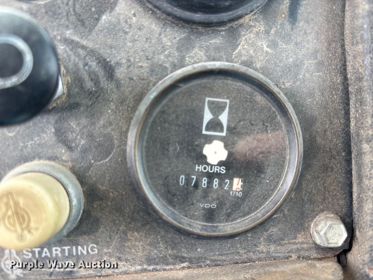 image for item FG2710 1991 John Deere 850B dozer