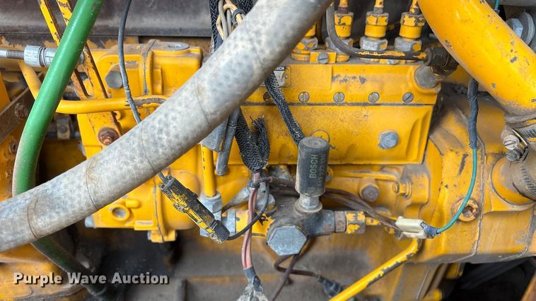 image for item FG2710 1991 John Deere 850B dozer