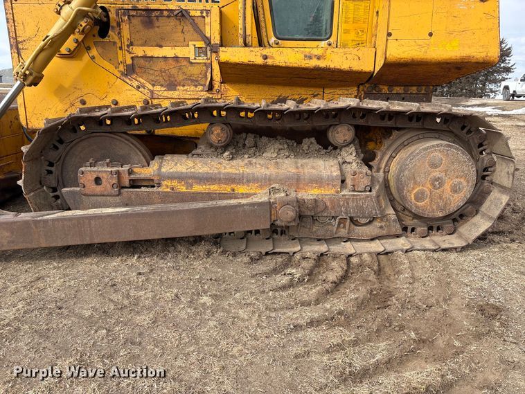 image for item FG2710 1991 John Deere 850B dozer