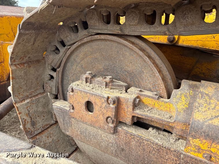 image for item FG2710 1991 John Deere 850B dozer