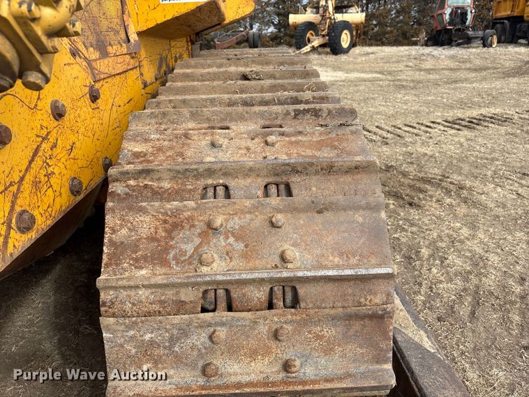 image for item FG2710 1991 John Deere 850B dozer