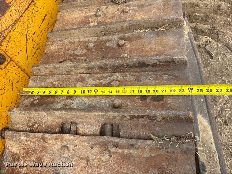 image for item FG2710 1991 John Deere 850B dozer