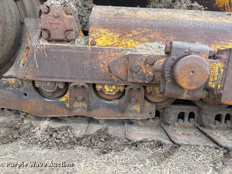 image for item FG2710 1991 John Deere 850B dozer