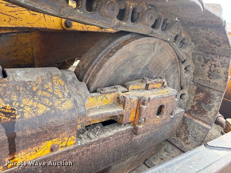 image for item FG2710 1991 John Deere 850B dozer