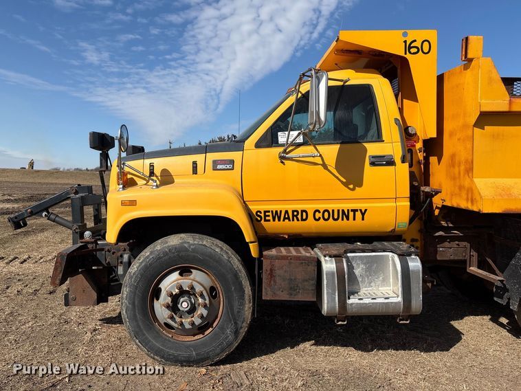 image for item FG2711 2001 GMC C8500 dump truck