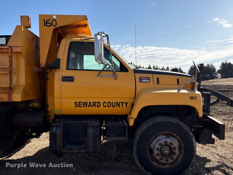 image for item FG2711 2001 GMC C8500 dump truck