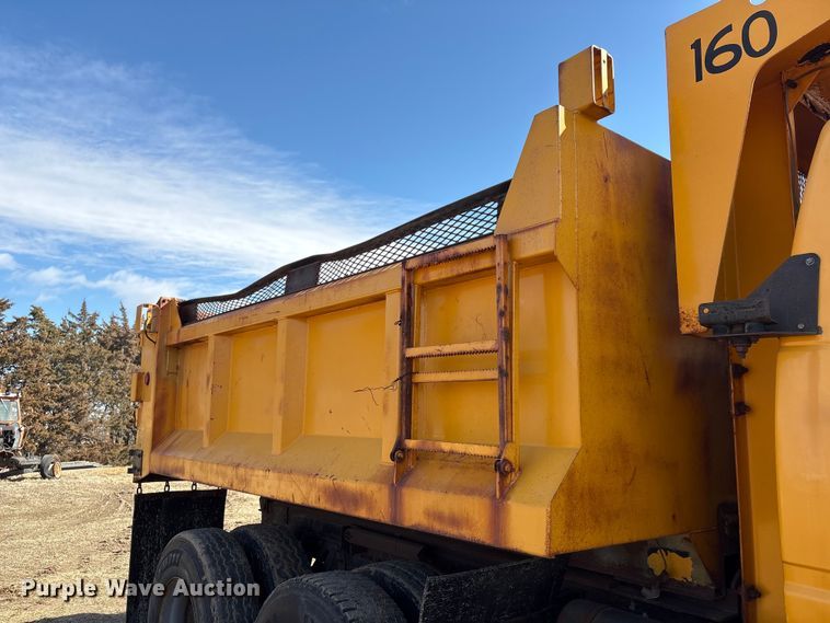 image for item FG2711 2001 GMC C8500 dump truck