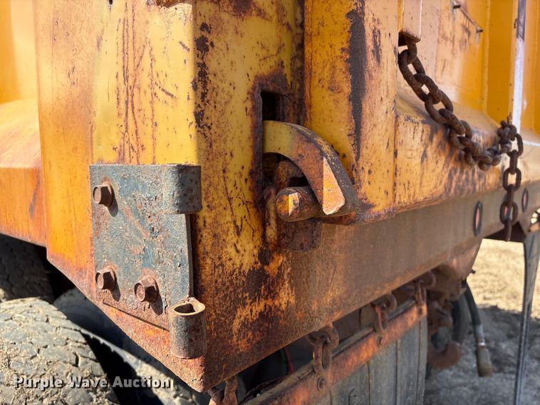 image for item FG2711 2001 GMC C8500 dump truck