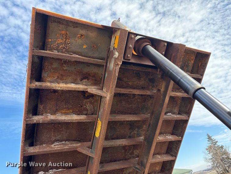 image for item FG2711 2001 GMC C8500 dump truck