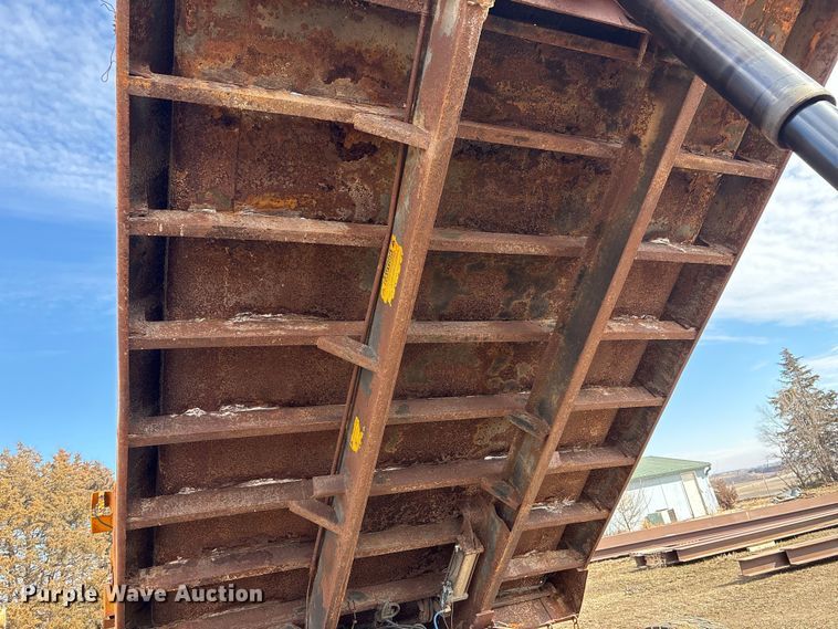 image for item FG2711 2001 GMC C8500 dump truck