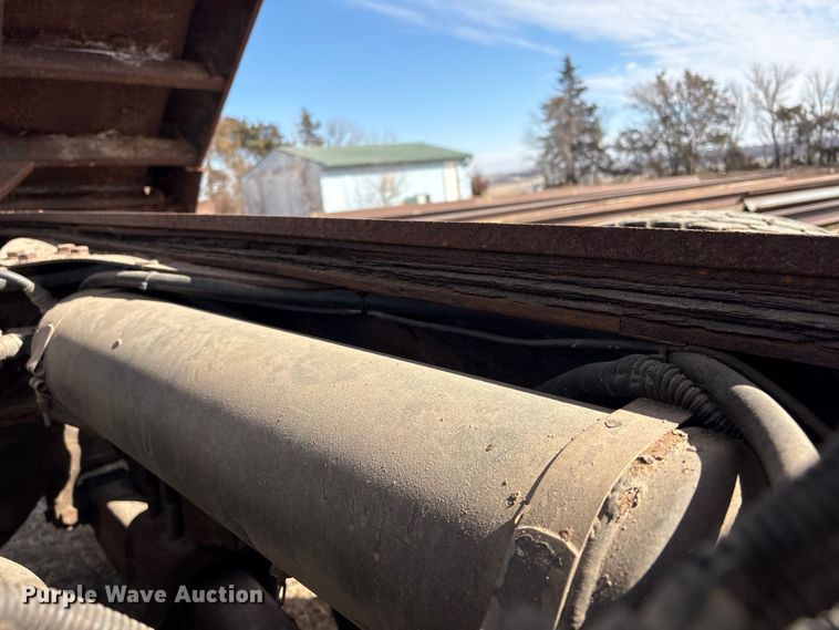 image for item FG2711 2001 GMC C8500 dump truck