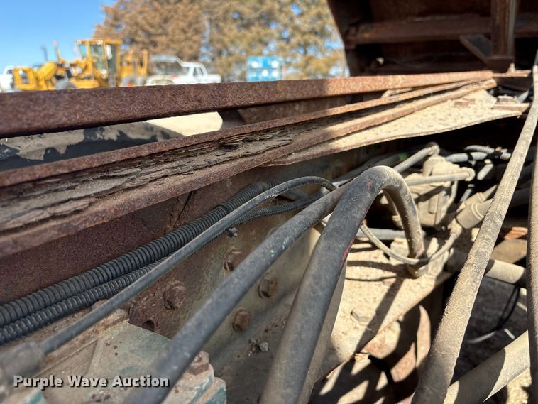 image for item FG2711 2001 GMC C8500 dump truck