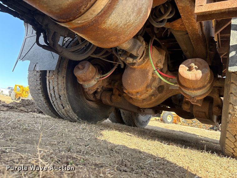 image for item FG2711 2001 GMC C8500 dump truck