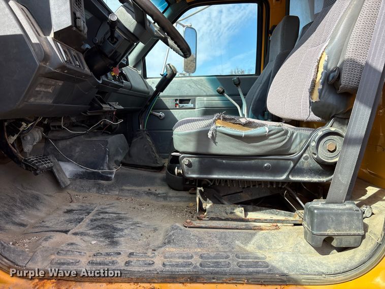 image for item FG2711 2001 GMC C8500 dump truck