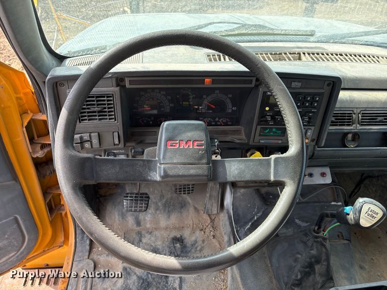 image for item FG2711 2001 GMC C8500 dump truck