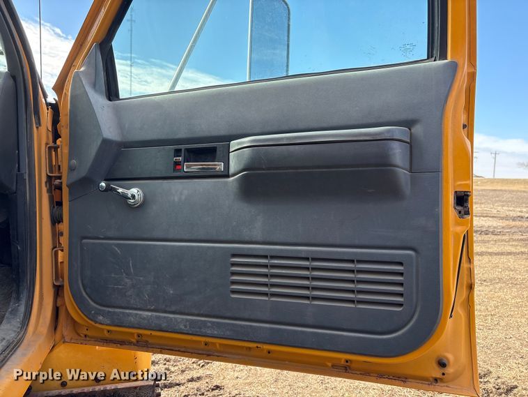 image for item FG2711 2001 GMC C8500 dump truck